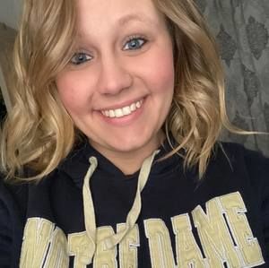 Meet your Posher, Larissa